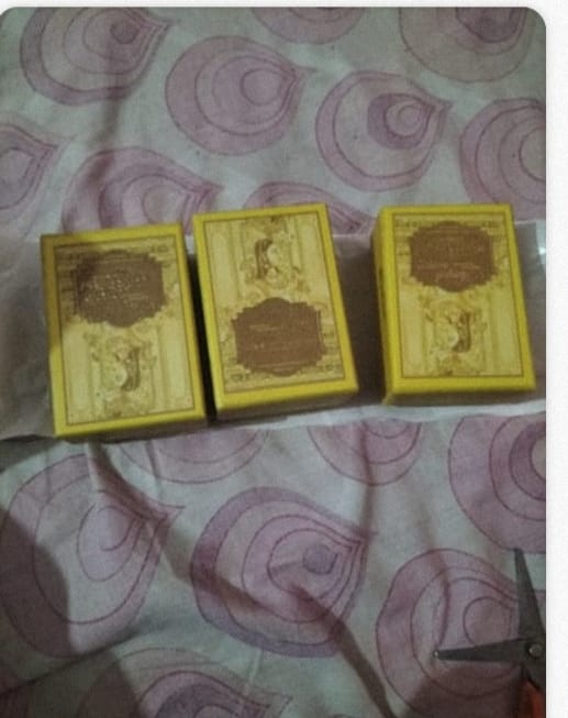 Customer photo review of Manjal Magic Luxury Soap Bar