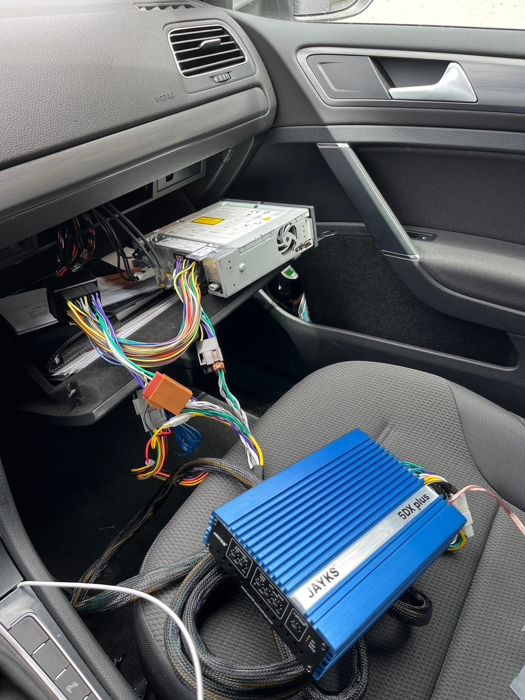 Customer photo review of ISO2CAR Radioadapter AD123VW3 • für Audi, Seat, Skoda, VW & Andere