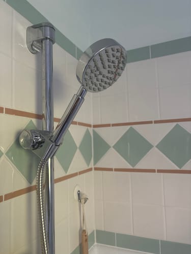 Customer photo review of 1-Spray Handheld Shower Head Set