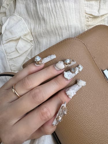 Customer photo review of Siva Nail, Coastal Pearl, Luxury Handmade Press on Nails