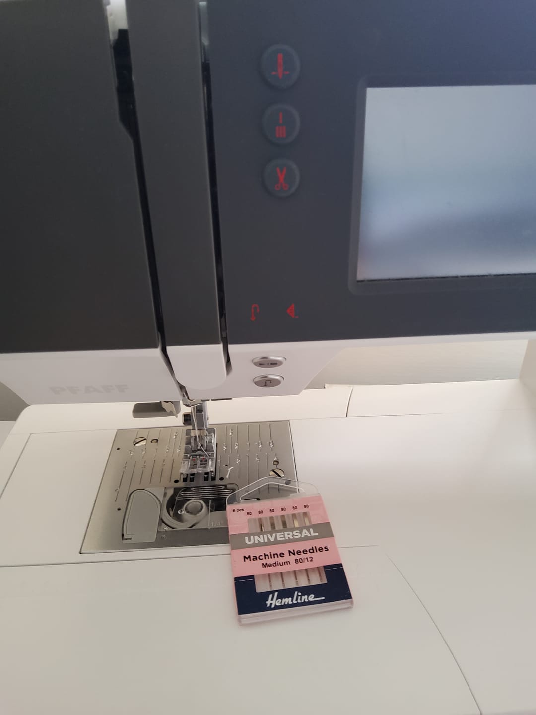 Customer photo review of Hemline Universal Machine Needles