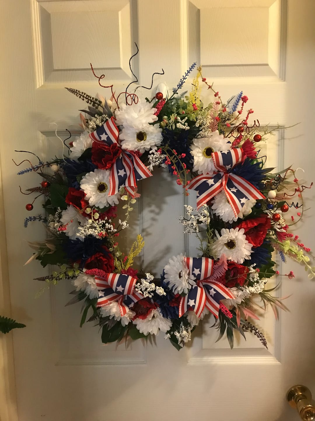 Customer photo review of 16" Round Grapevine Wreath - DECOE-035