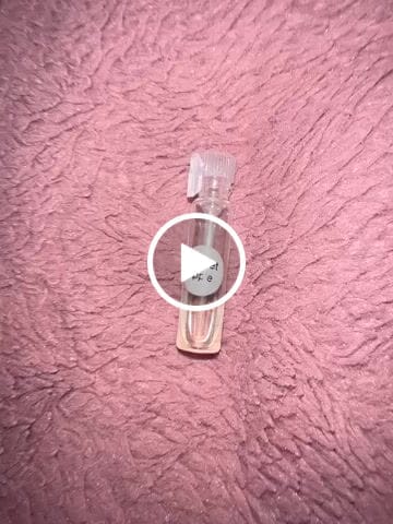 Customer video review of Scarlet Apple 5ML Fine Perfume Oil
