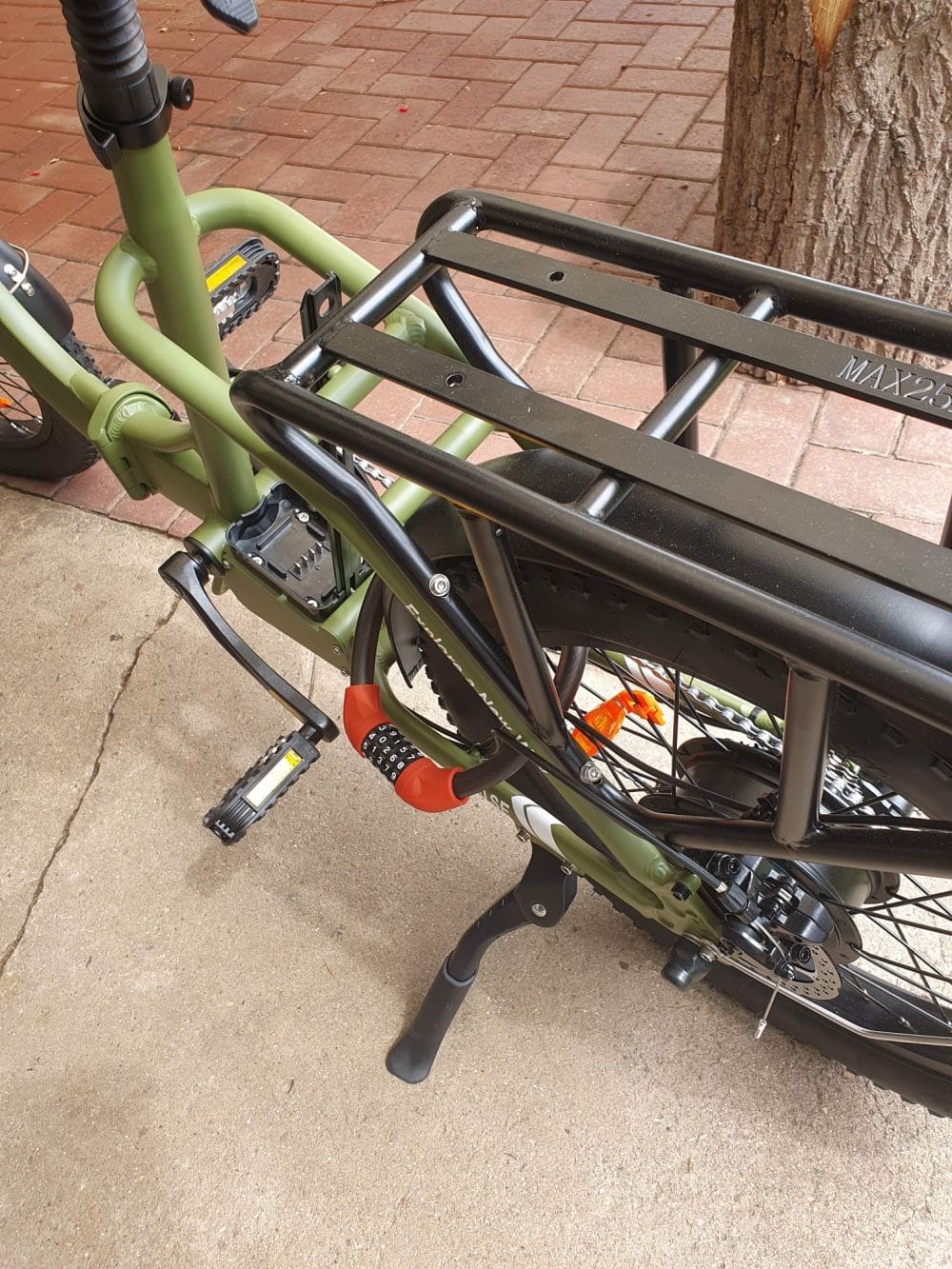 Customer photo review of Vakole Bike Lock Steel Five-digit Code Anti-theft 1.72CM Bold Cable Password Lock - Pre-order