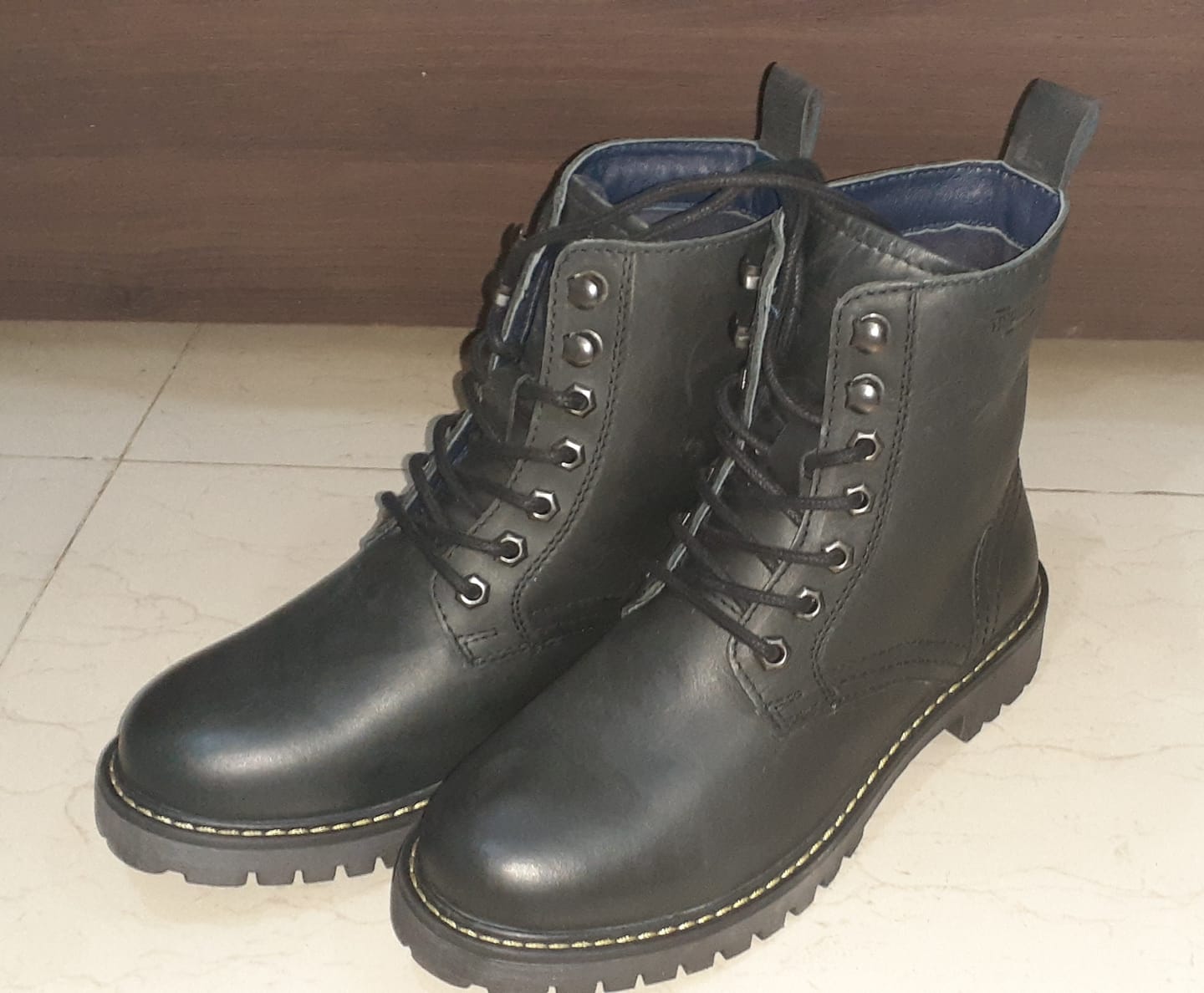 Customer photo review of boots derby dark shadow