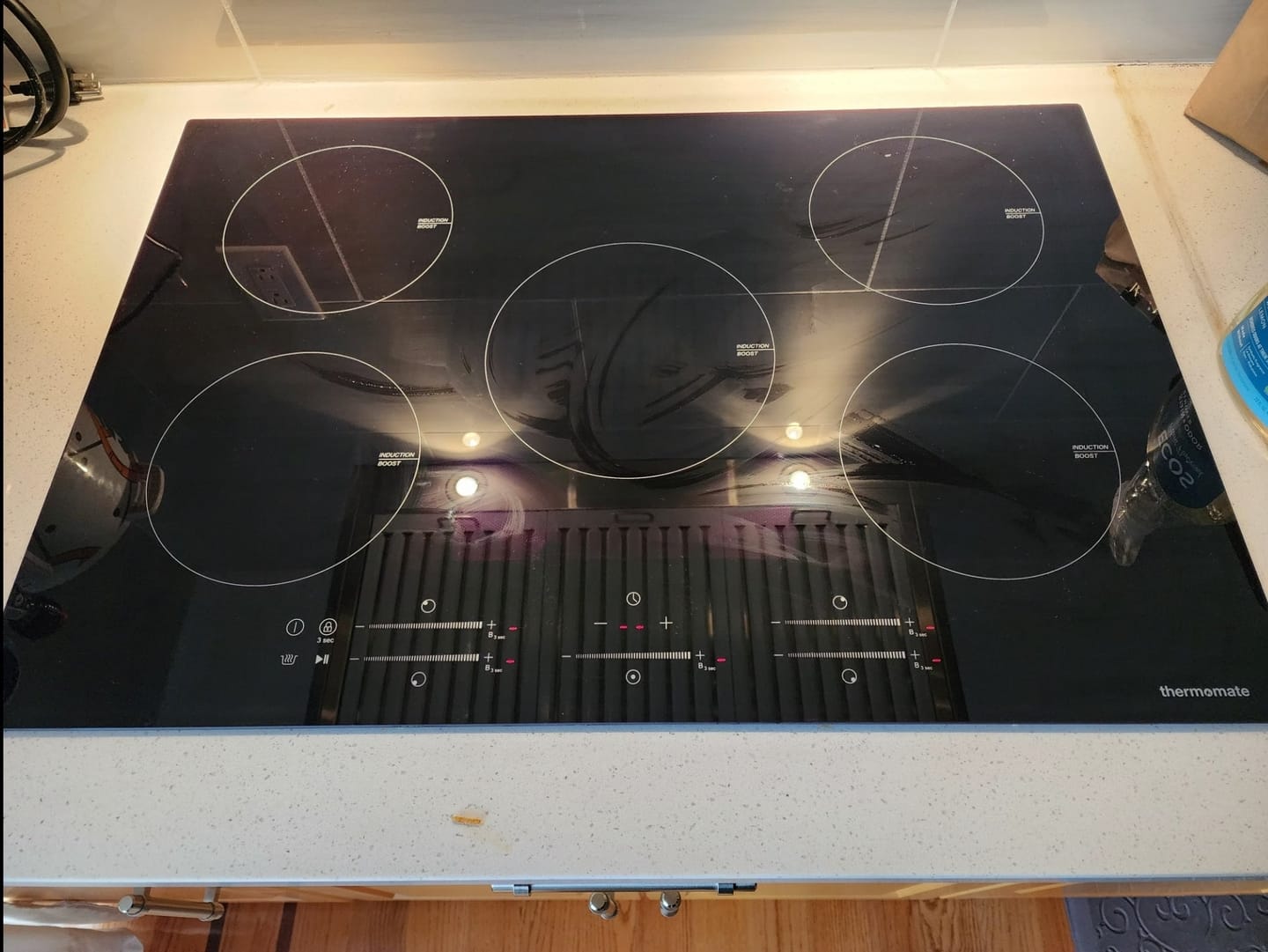 Customer photo review of Thermomate 30 Inch Built-in Induction Cooktop w/ 5 Burners