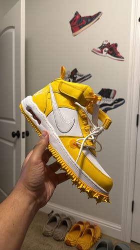 Customer photo review of Off-White x Air Force 1 Mid SP Leather 'Varsity Maize'