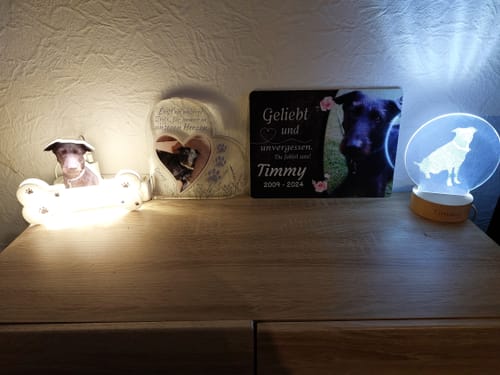Customer photo review of Hunde Gedenktafel mit Foto & Spruch (UV- & Wetterfest)