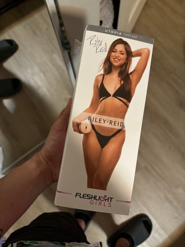 Customer photo review of Riley Reid