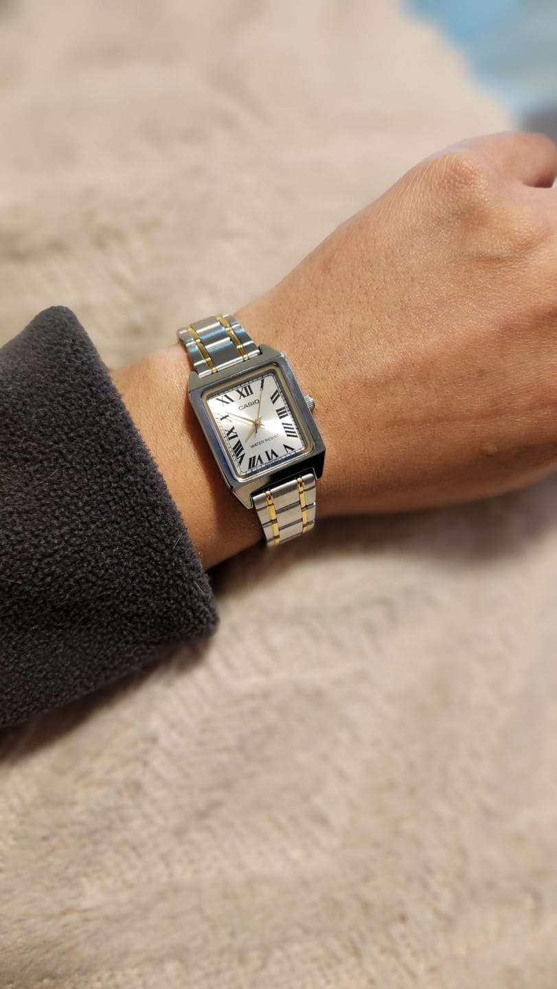 Customer photo review of Reloj Casio Tank Análogo LTP-V007SG-9BUDF Acero Champaña