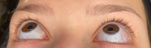 Customer photo review of Sérum pour croissance de cils - Des cils plus longs et plus épais naturellement !