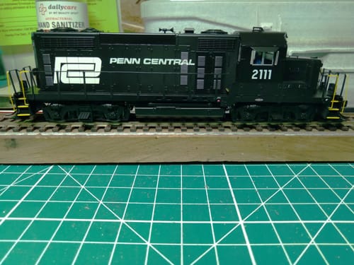 Customer photo review of BLI 7459 EMD GP20, PC 2111, Black w/ White, Paragon4 Sound/DC/DCC, HO