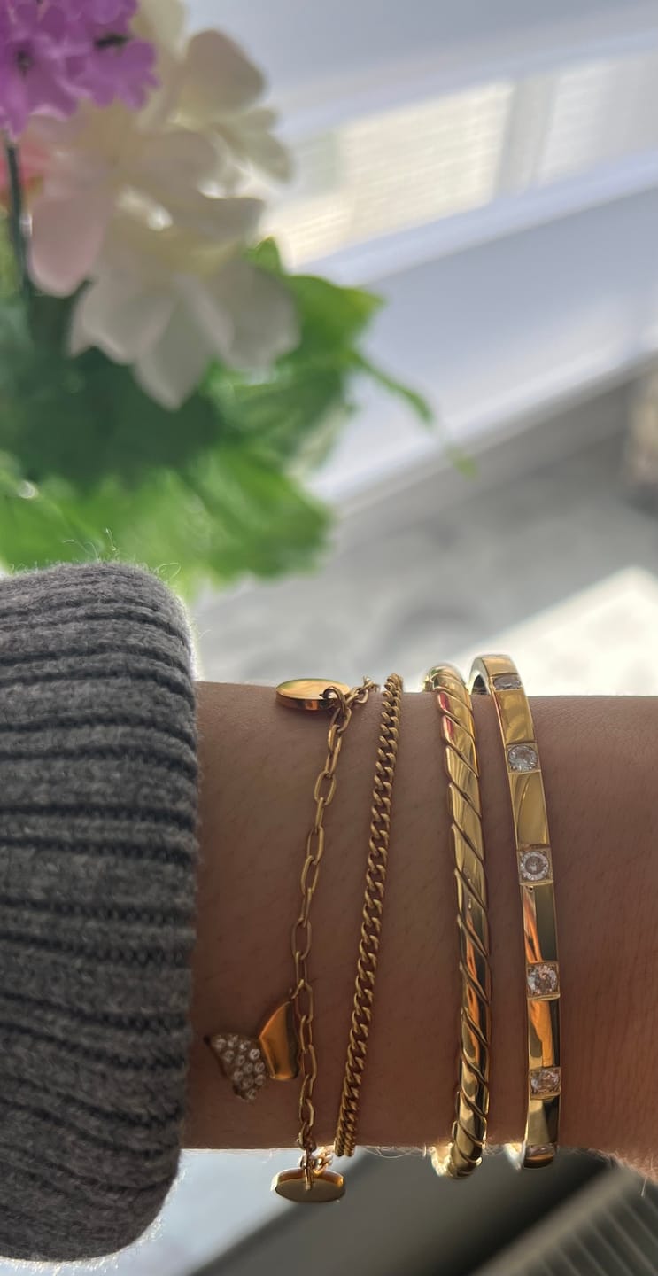 Customer photo review of Lola Armreif | 18K vergoldet