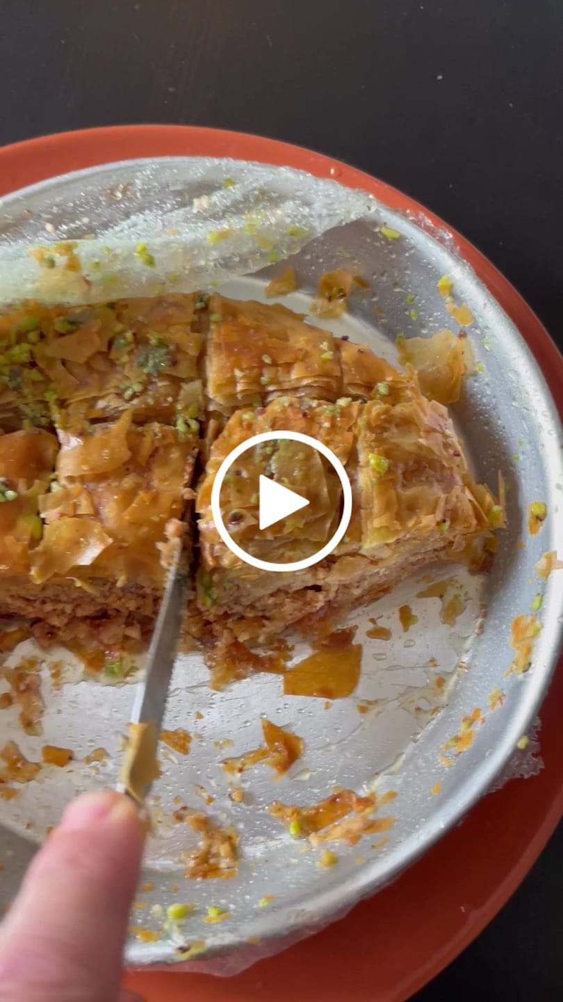 Customer video review of Baklavadaki Bites – Authentic Greek Mini Baklava (800g) | Fresh from Athens