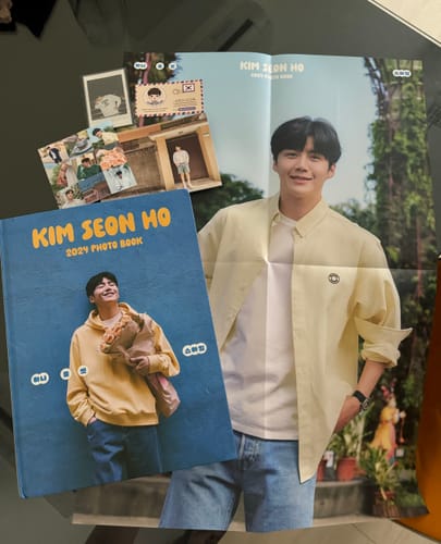 Customer photo review of KIM SEON HO: 2024 Photobook (One, Two, Three Smiles)