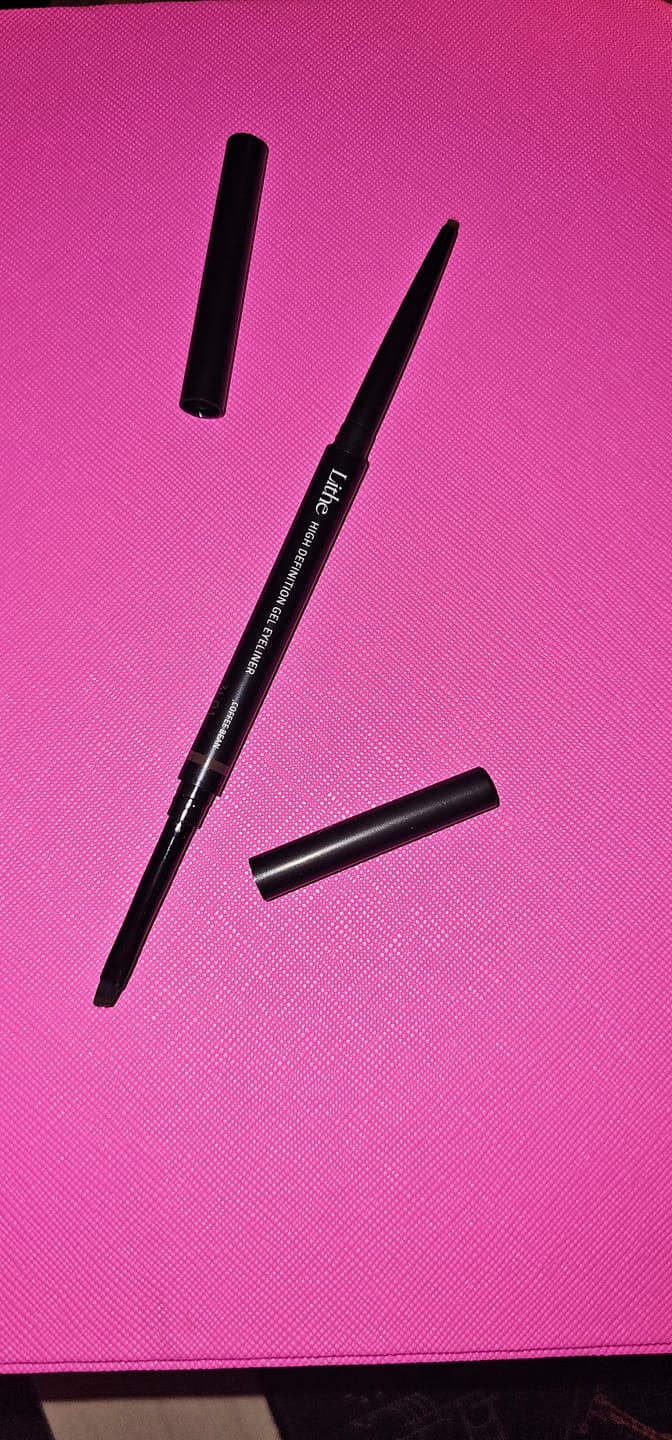 Customer photo review of High Definition Gel Eyeliner
