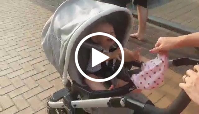 Customer video review of Didžioji keiksmažodžių knyga: beveik 10 000 keiksmažodžių ir žargonų + 100 % personalizuok pavadinimą
