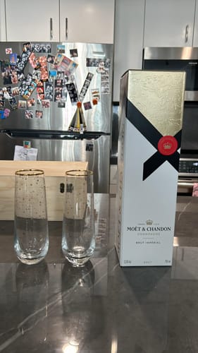 Customer photo review of Celebrate Wood Champagne Box w/Flutes