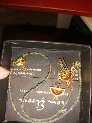 Customer photo review of סט שרשרת ועגילים ג'ייד