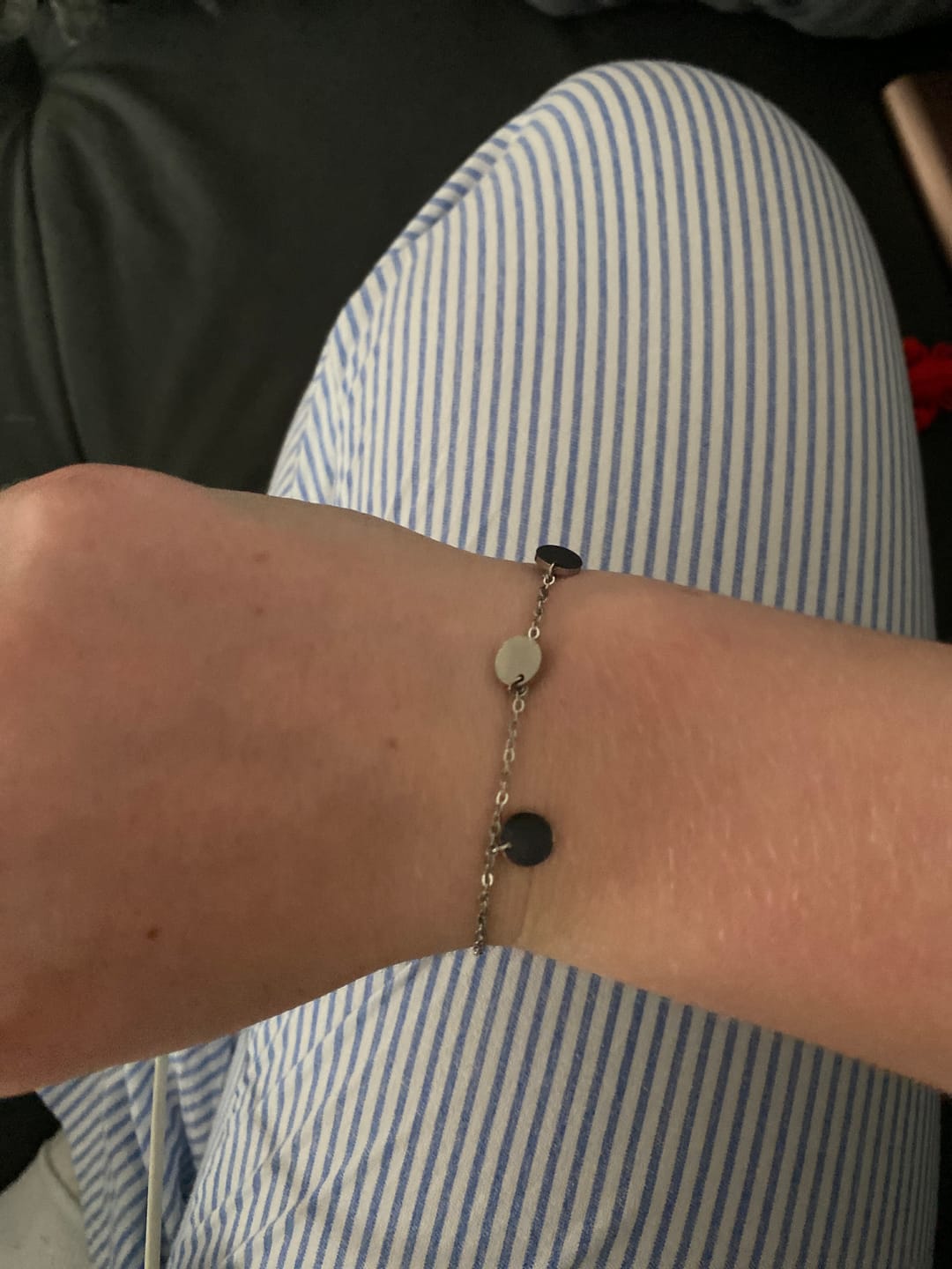 Customer photo review of Plate Armband | 18K vergoldet