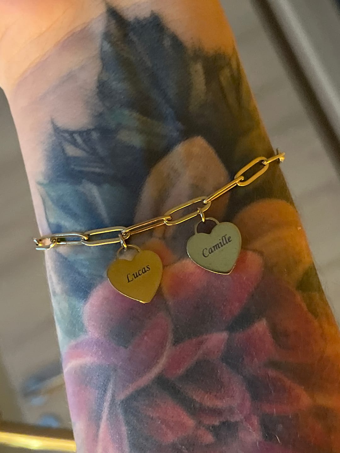 Customer photo review of Bracelet Personnalisé à Cœurs Multiples
