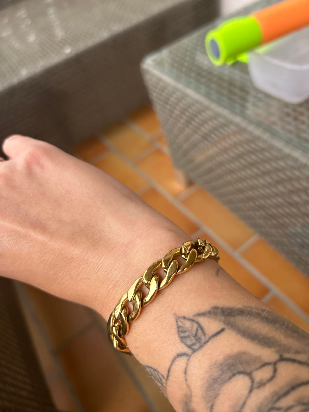 Customer photo review of Plain Armband | 18K vergoldet