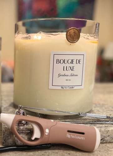 Customer photo review of Baby Big Ass Candle (150 oz, 300-500 hours)
