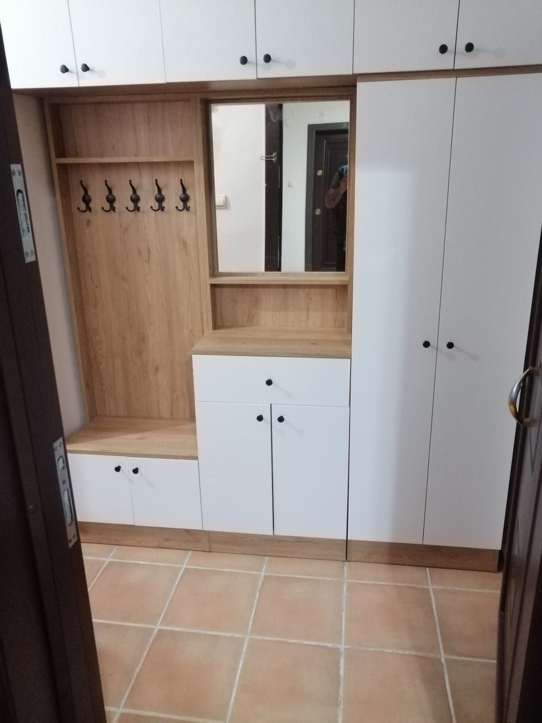Customer photo review of Rani EA104 Portmanto Çekmeceli Aynalı Raflı Vestiyer Sepet Ceviz - Beyaz