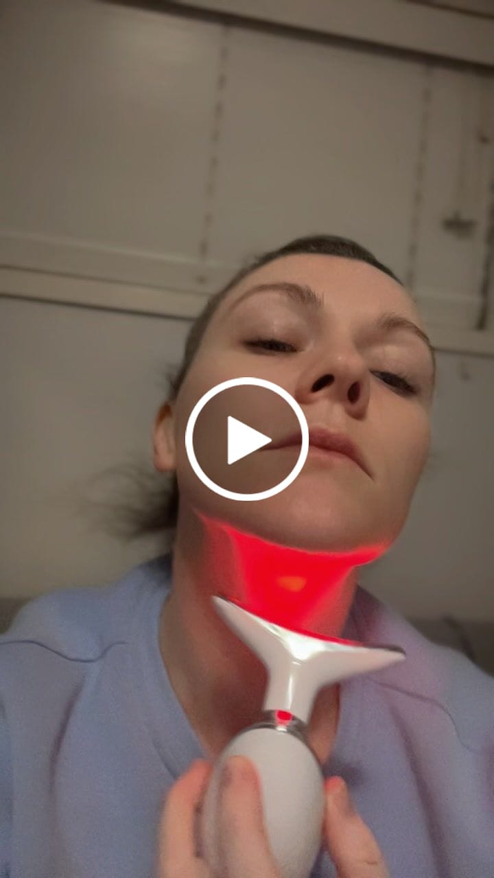 Customer video review of Naked Skin Handset™
