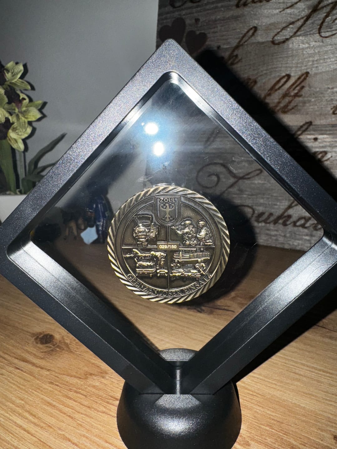 Customer photo review of Coin Halterung " Schwebender Coin"