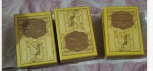 Customer photo review of Manjal Magic Luxury Soap Bar