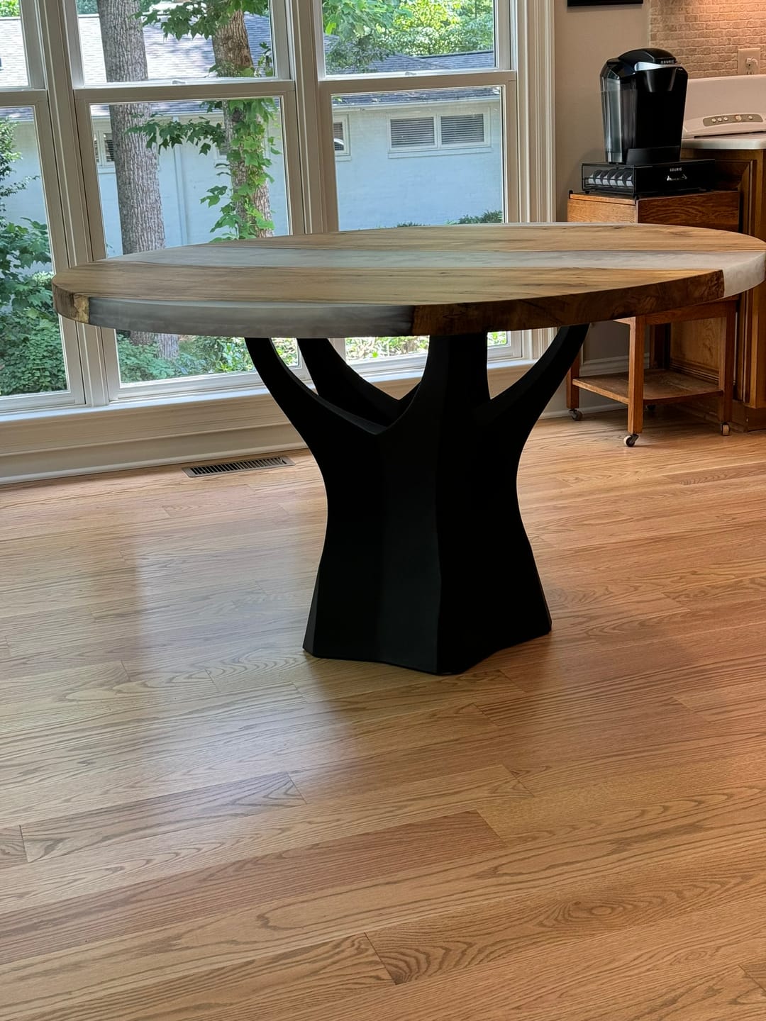 Customer photo review of Table Base 317 Namu 28H Minimalist Furniture Design