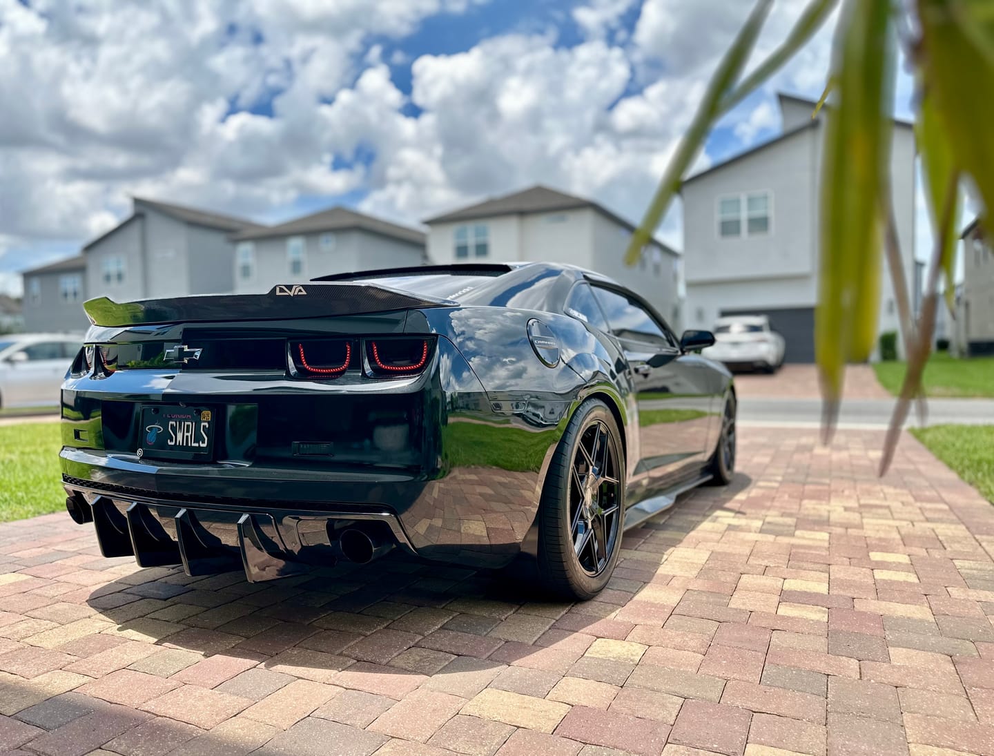 Customer photo review of 2010-2013 Chevy Camaro Evo Style Shark Fins Rear Diffuser Quad/Single Tips