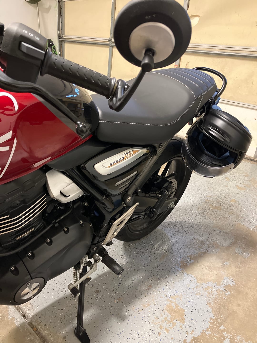 Customer photo review of Triumph Speed 400 & Scrambler 400 Helmet Hook (lock)