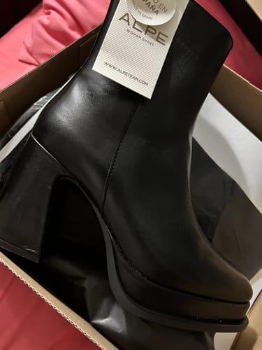 Customer photo review of BOTIN IDANNA NEGRO 2749