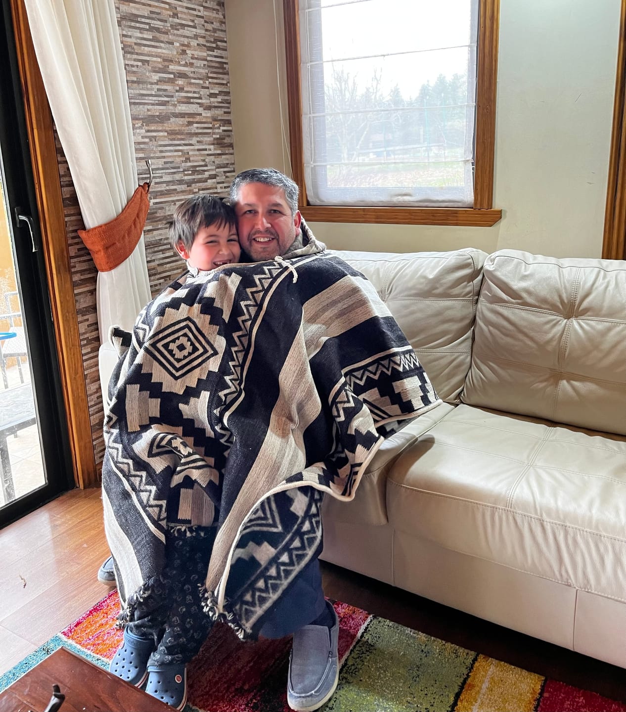 Customer photo review of PONCHO PREMIUM MAYER CON CAPUCHA