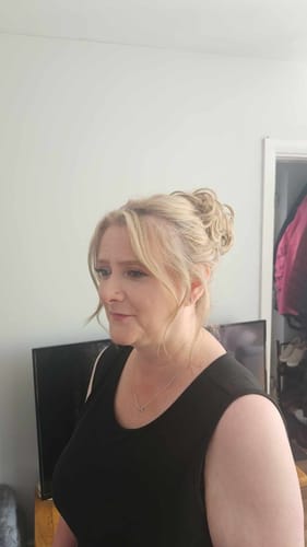 Customer photo review of Stranded Messy Scrunchie Bun - Duo Pack - Curly & Flicky Styles #10/613 Camelia