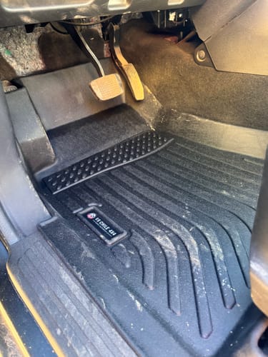Customer photo review of Pisos Calce Perfecto Chevrolet Colorado años 2018 al 2023
