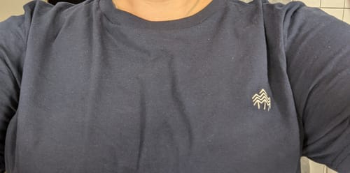 Customer photo review of HOLZBRÜDER® Herren Shirt Stick  - Herren Premium Organic Shirt 2.0 ST/ST mit Stick