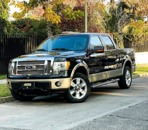 Customer photo review of Máscara Estilo Raptor Exclusiva para FORD F150 años 2009 al 2014 Transforma tu Camioneta!