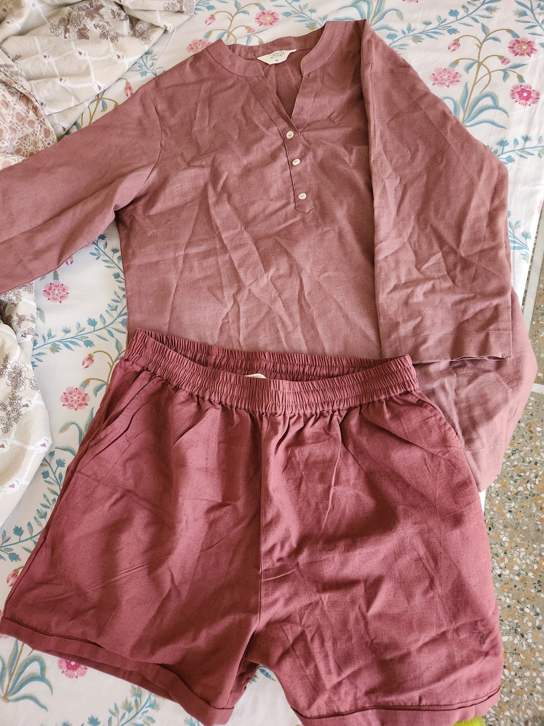 Customer photo review of Rose Taupe Airy-Linen Shorts