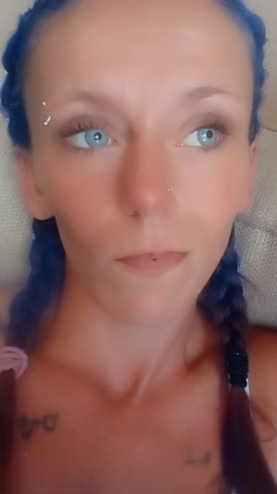 Customer photo review of New York Blue Prescription Coloured Contact Lenses