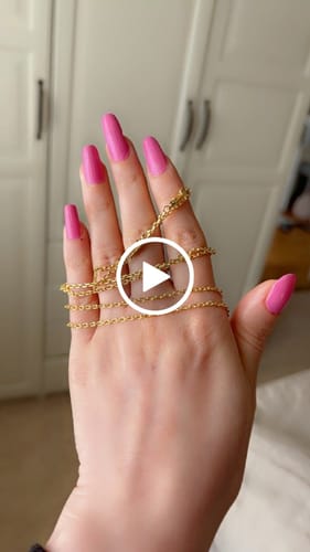 Customer video review of CLOVER MALACHITE GOLD NECKLACE