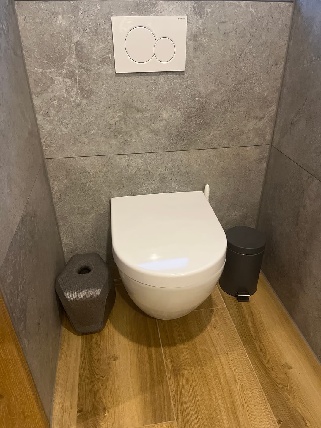 Customer photo review of stuul® Toilet Stool | The Poop Stool - Made in Germany (Classic Collection)