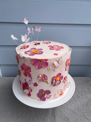 Customer photo review of Pastel Pink Edible Wafer Butterflies - Medium - 32pcs