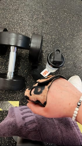 Customer photo review of Guantes Pesas GRAB Mujer