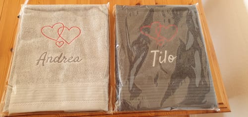 Customer photo review of Personalisiertes Handtuch mit Namen für Erwachsene bestickt