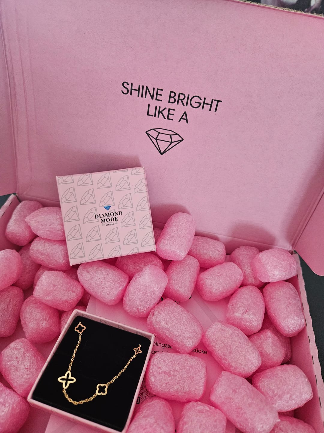 Customer photo review of Fancy Clover Kette | 18K vergoldet