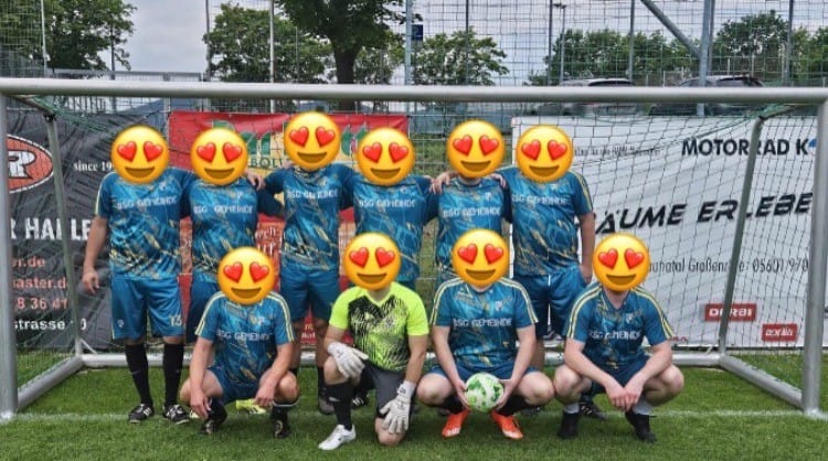 Customer photo review of Benutzerdefinierte Fußballuniform Jersey Kinder Erwachsene Personalisiertes Set Jersey Shirt Grün