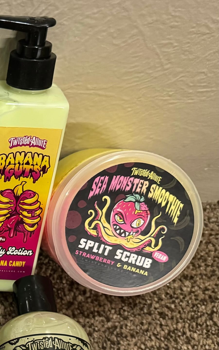 Customer photo review of Sea Monster Smoothie Split Scrub (Strawberry & Banana)